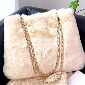 NEW Stunning Luxurious faux Fur Butter Smooth Glamorous Handbag